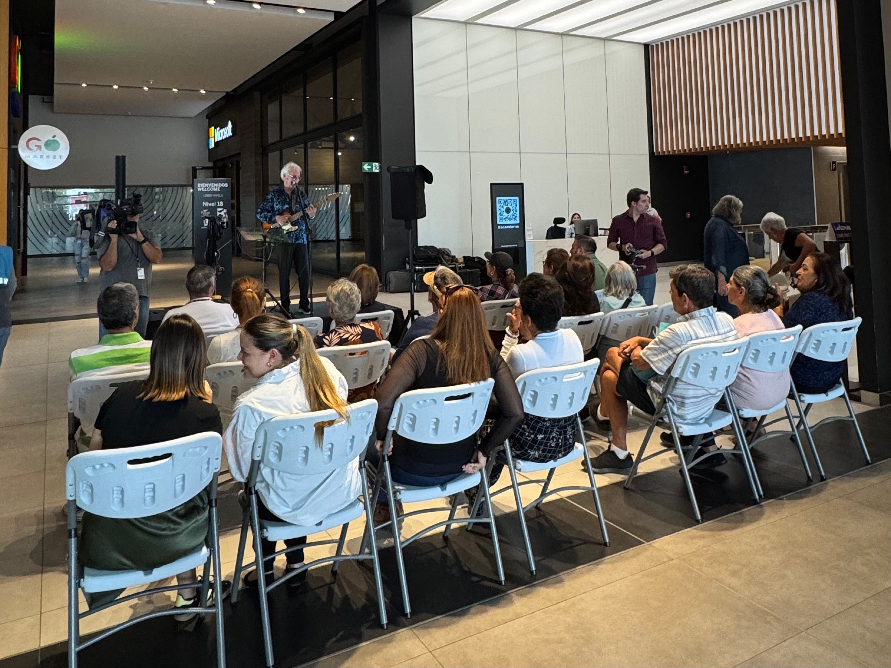 Celebramos el Día de la Persona Adulta Mayor por primera vez en un centro corporativo: un homenaje en Torre Universal